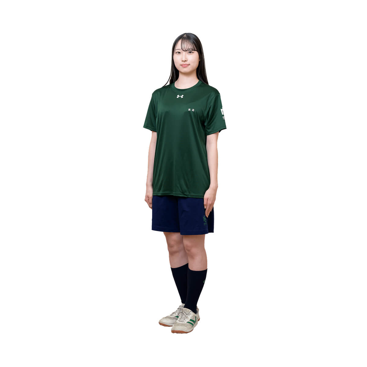 女性生徒運動着夏服